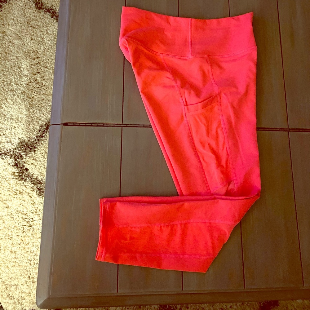 Fabletics Mila Pocket Capri in Medium